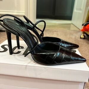 BRAND NEW Schutz Black Pointed Toe Heel